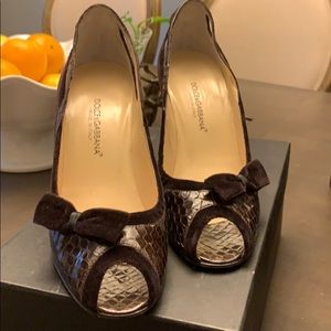 Ladies shoes
